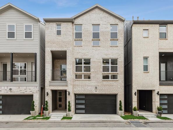 2628  Carmelita Street , Dallas Texas 75212