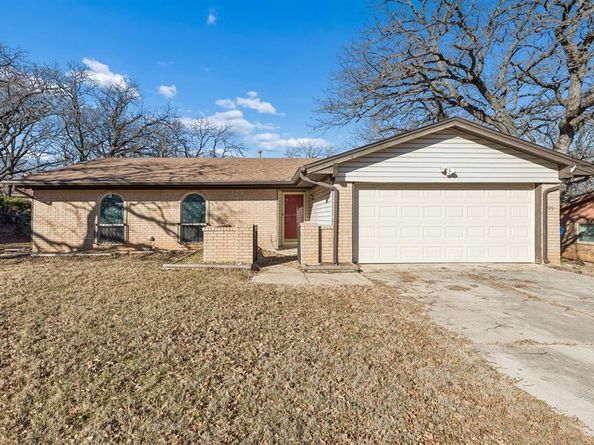 209 N Jarvis Lane , Azle Texas 76020