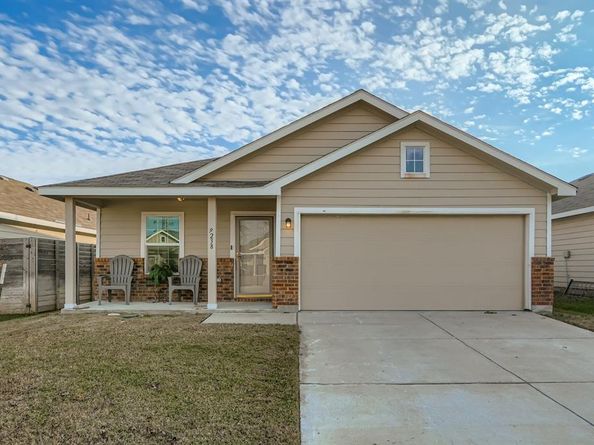 9238  Summerlee Street , Dallas Texas 75227