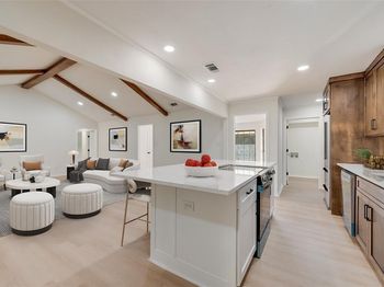 5813  Yacht Club Drive 