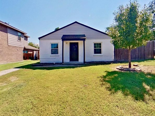 641 S Redford Lane , White Settlement Texas 76108