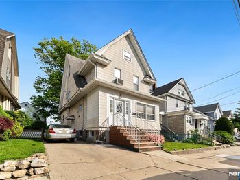186 Oakwood Avenue