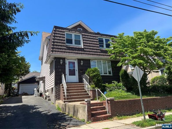 709 Kingsland Avenue, Ridgefield NJ 07657