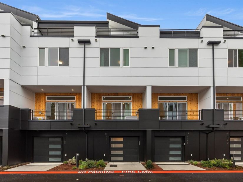 1148 129th Court NE, Bellevue WA 98005