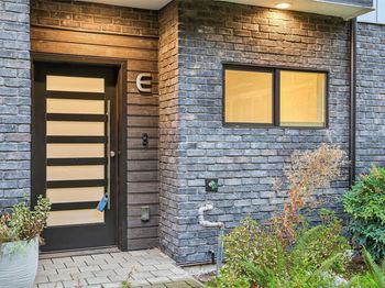 17338 Bothell Way NE
