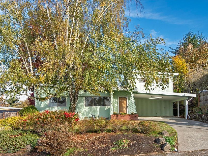 2214 NE 7th Street, Renton WA 98056