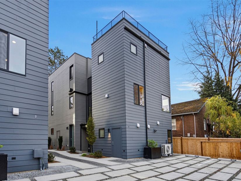 8037 Wallingford Avenue N B, Seattle WA 98103