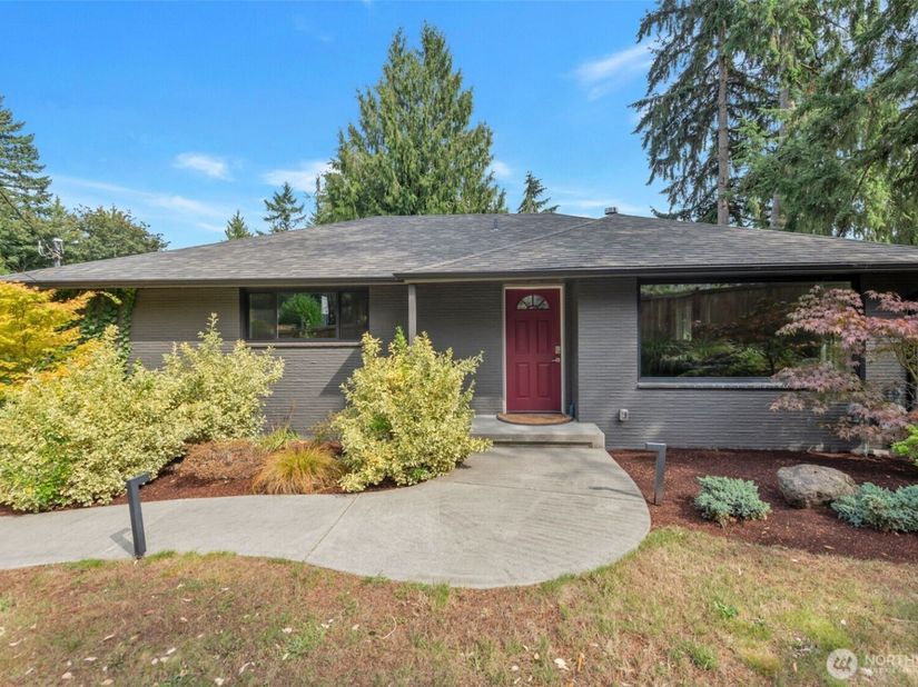 18828 156th Avenue NE, Woodinville WA 98072