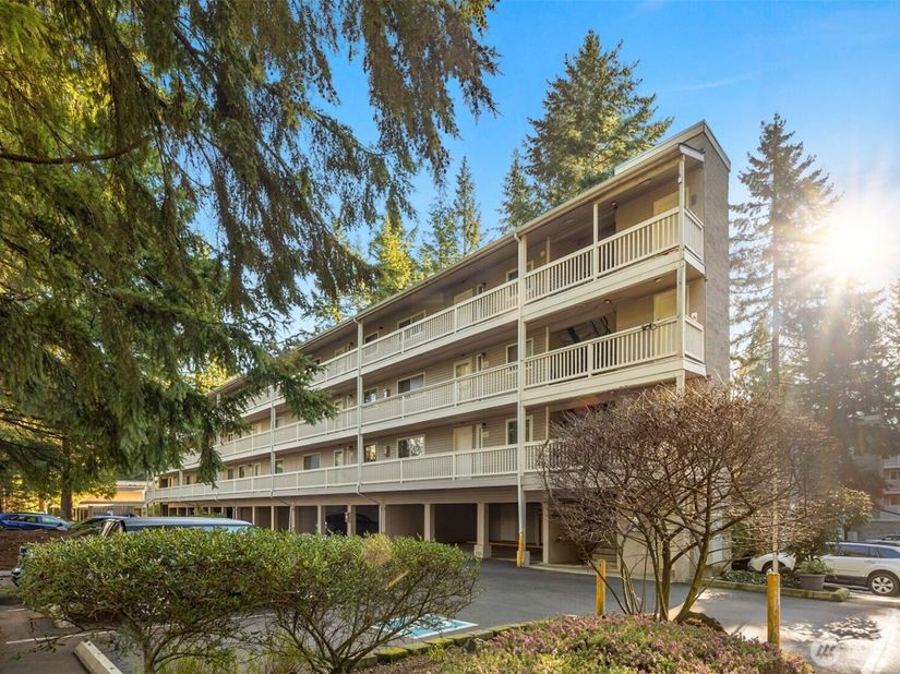 14527 NE 40th Street G104, Bellevue WA 98007