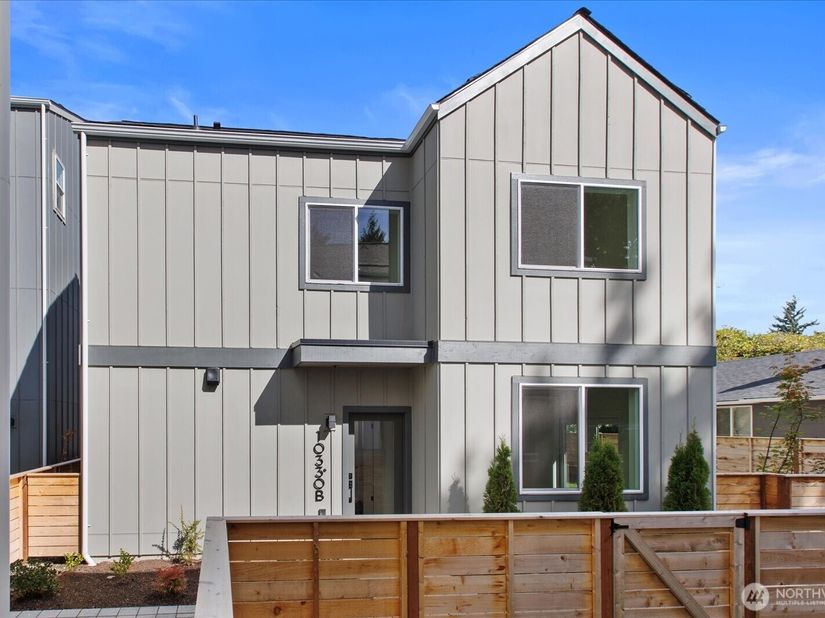 10330 B Ashworth Avenue N, Seattle WA 98133