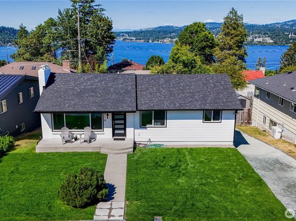 7716 S Mission Drive, Seattle WA 98178