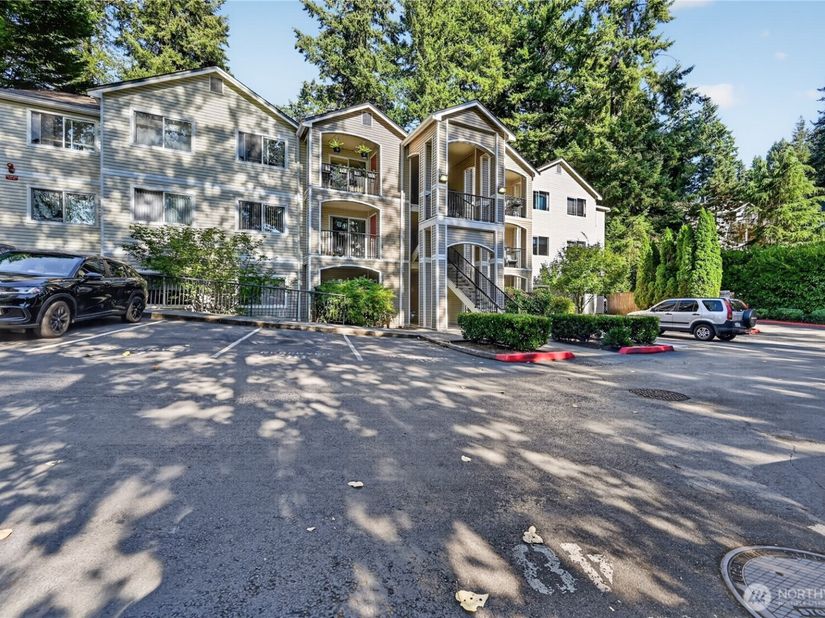 10709 Valley View Road C101, Bothell WA 98011
