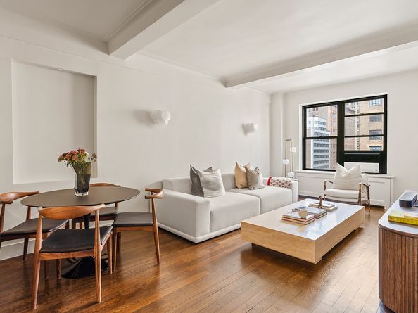 7 Park Avenue 121, New York NY 10016