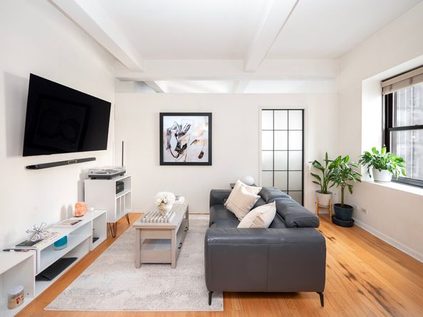 56 Pine Street 15A, New York NY 10005
