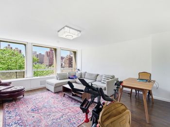 300 East 33rd Street