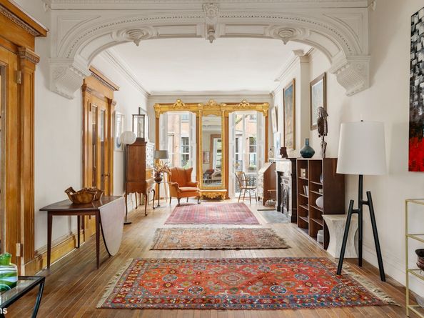 29 Grove Street, New York NY 10014