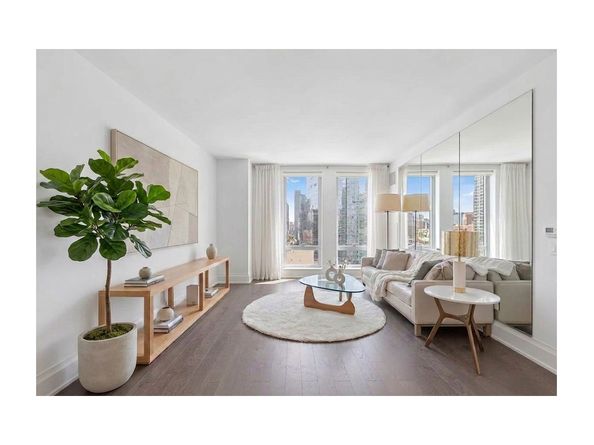 50 Riverside Boulevard 19C, New York NY 10069