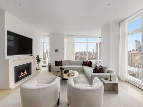 200 Amsterdam Avenue 40A, New York NY 10024