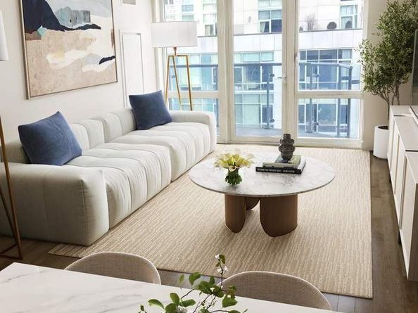 555 West 59th Street 9H, New York NY 10019