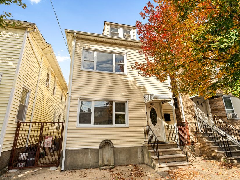 1967 Pilgrim Avenue, Bronx NY 10461