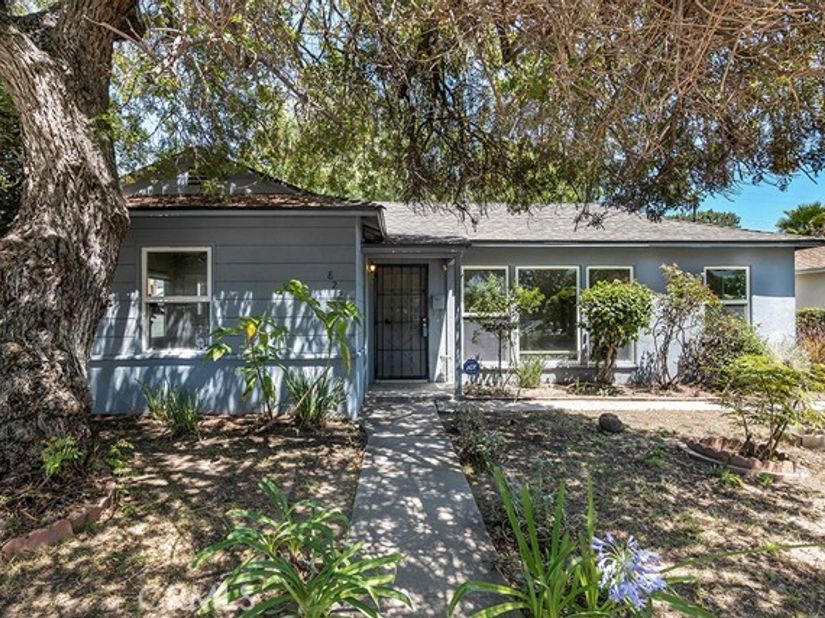 8226 WhiteOak Avenue, Northridge (los Angeles) CA 91325