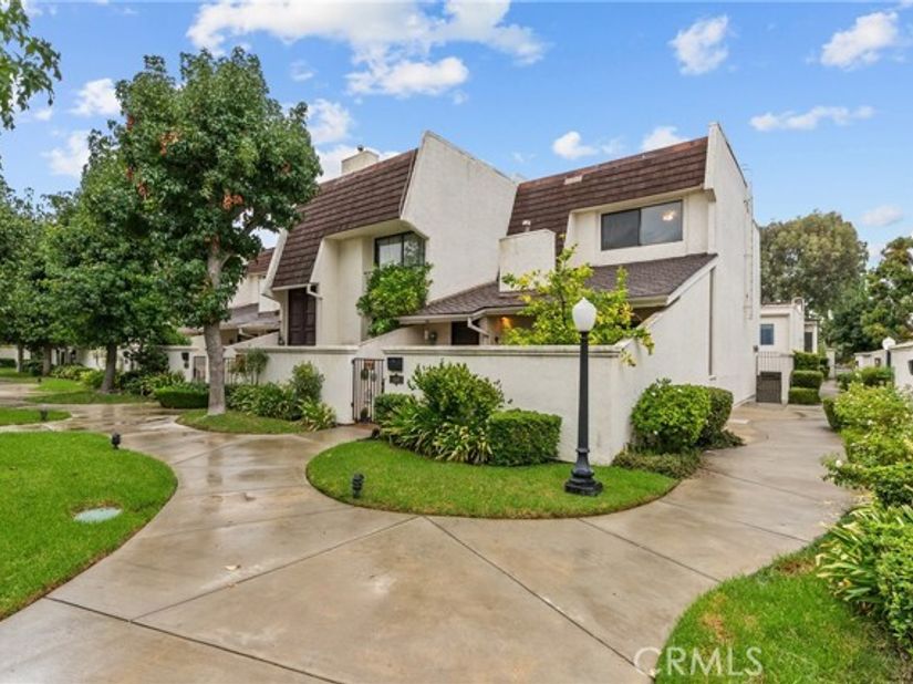 6249 Randi Avenue, Woodland Hills (los Angeles) CA 91367