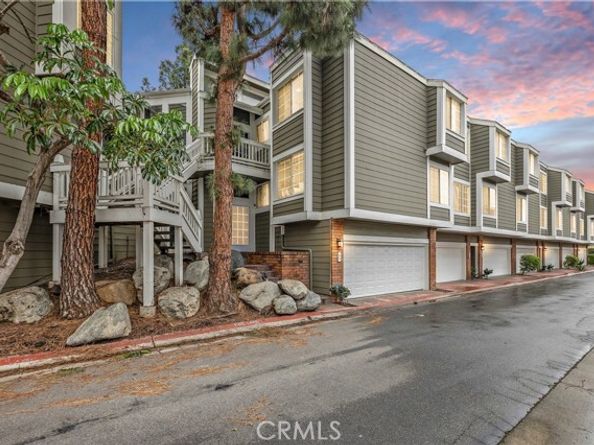 781 Grayling, Costa Mesa CA 92626