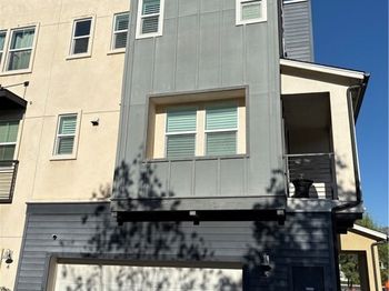 1422 N Harbor