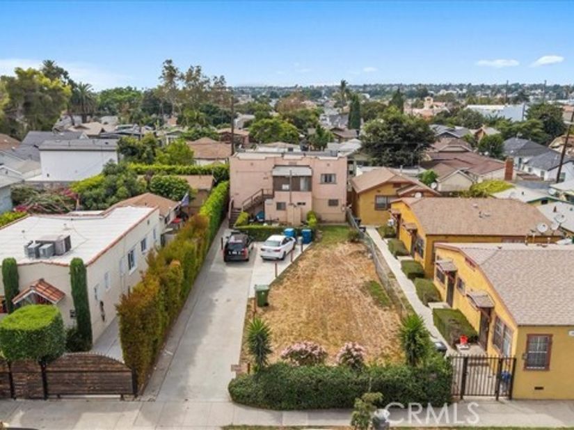 5429 2nd, Los Angeles CA 90043