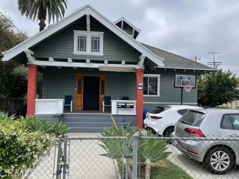 4636 Russell Avenue, Los Angeles CA 90027