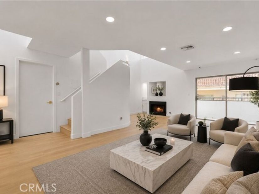 6036 Hazelhurst #C, North Hollywood (los Angeles) CA 91606
