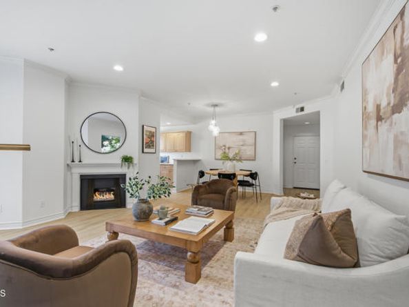 450 W Dryden Street 106, Glendale CA 91202