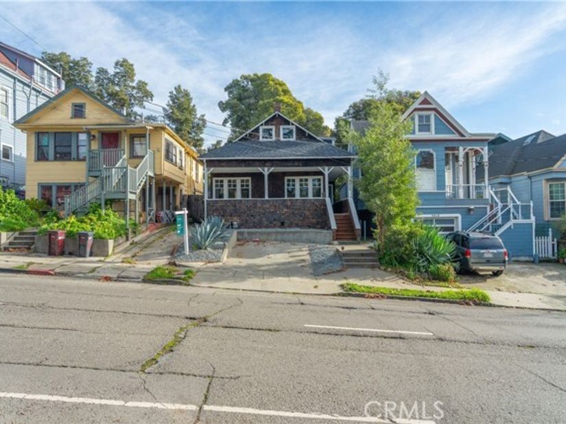 3520 Harrison Street, Oakland CA 94611