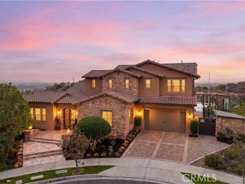 2252 E Rosecrans Court