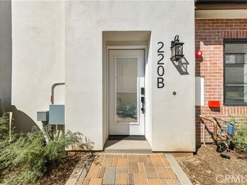 220 W Mission