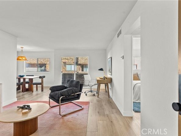5400 Newcastle 12, Encino (los Angeles) CA 91316