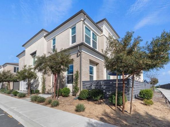 1220 Sunrise View 101, San Marcos CA 92078