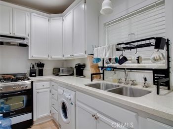 323 W 4th. Unit 101