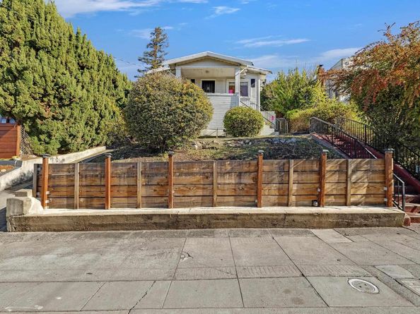 6432 Outlook Ave, Oakland CA 94605