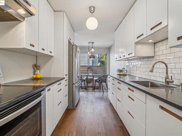 375 Jayne Ave 402, Oakland CA 94610