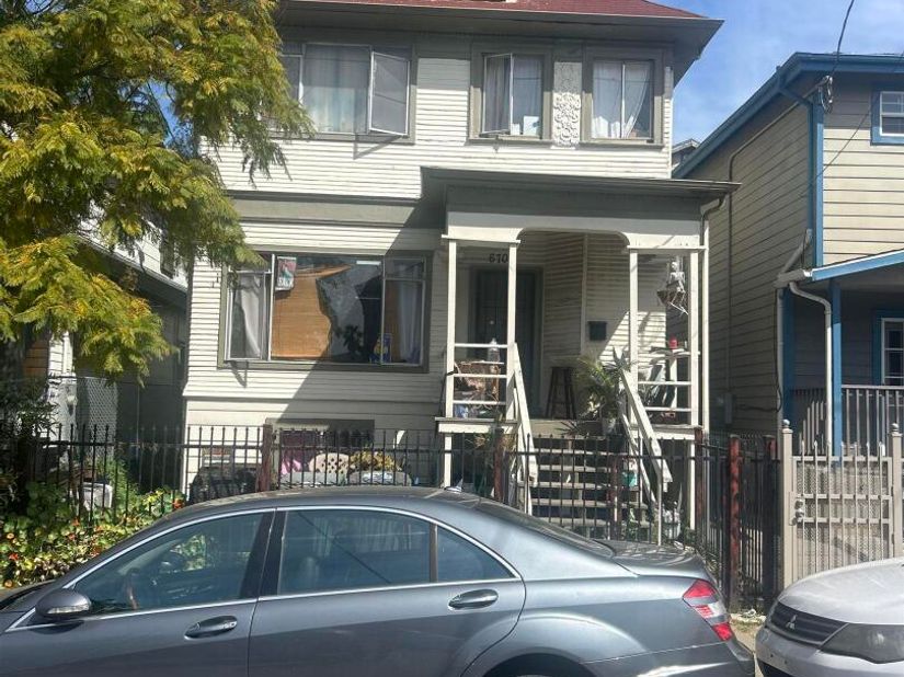 670 32nd st, Oakland CA 94609
