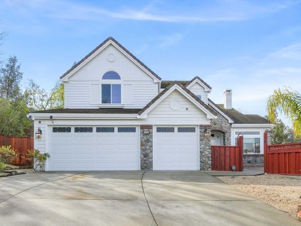 376 Blue Oak Ln, Clayton CA 94517