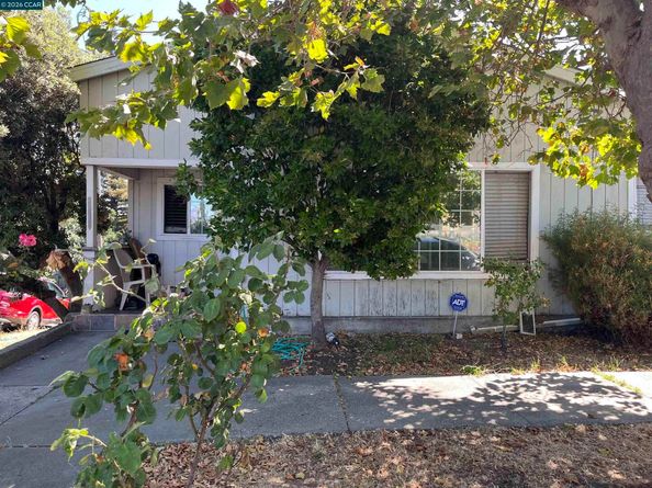 201 Lake Ave, Rodeo CA 94572