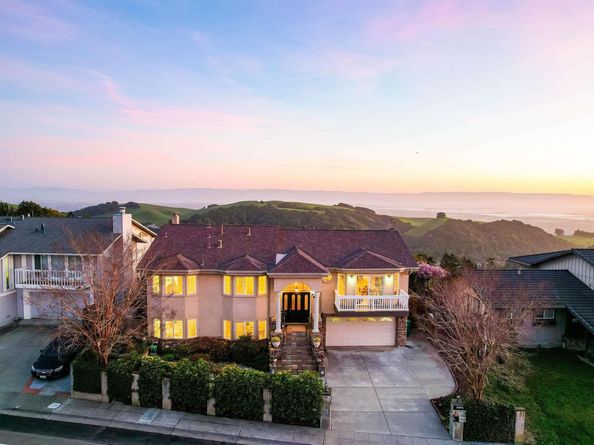 3499 La Mesa Dr, Hayward CA 94542