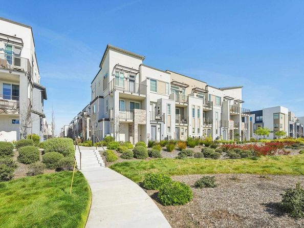 2870 Derbyline Ln, Alameda CA 94501