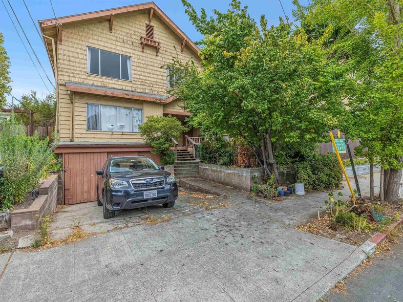 6502 Dana Street, Oakland CA 94609
