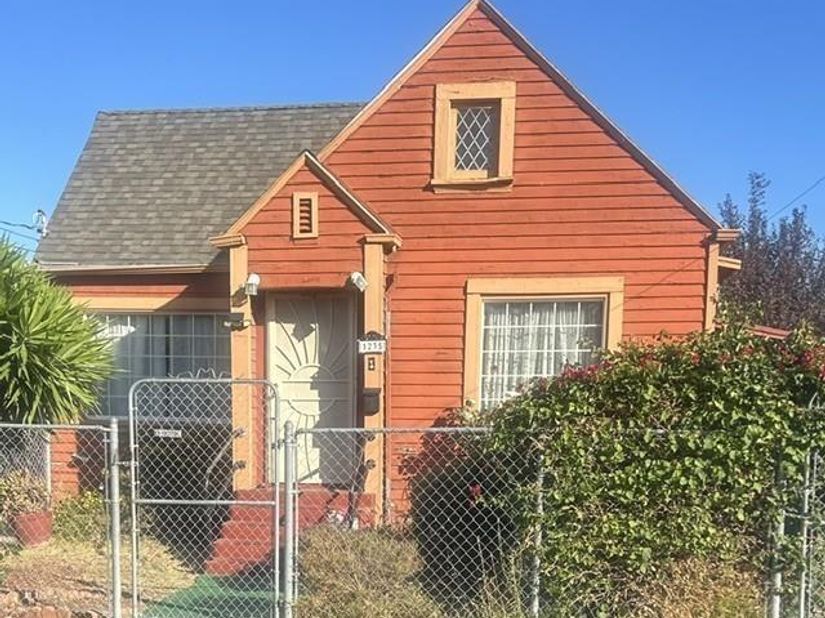 1235 104Th Ave, Oakland CA 94603