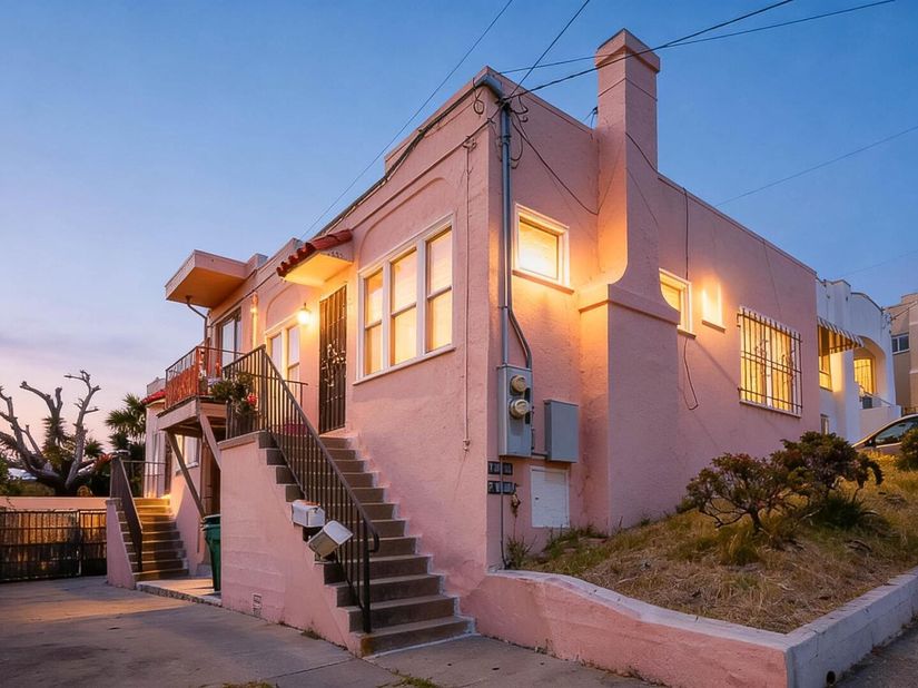 Undisclosed Address #41146054, Oakland CA 94606