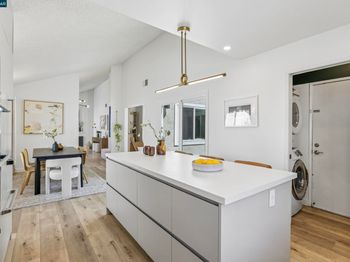 4893 Shadowfalls Dr