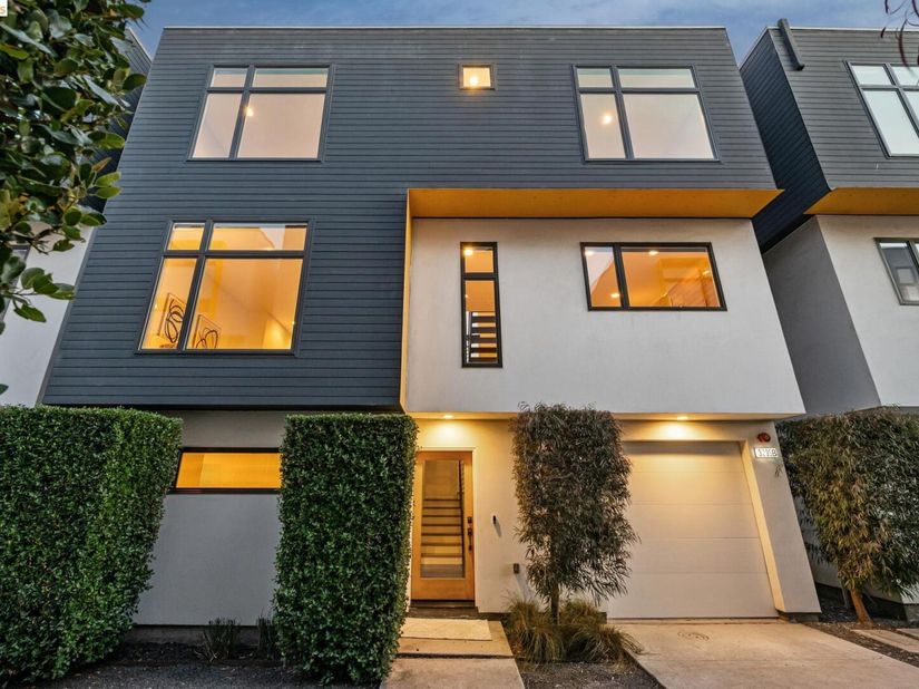 3235 B Louise St, Oakland CA 94608